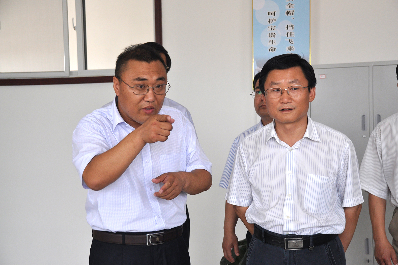 5、原廣饒縣委書記現(xiàn)東營市政法委書記田和友到公司視察指導(dǎo).jpg